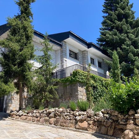 Los Cedros, Gran Chalet Con Piscina Y Apartamento En Navacerrada Villa Екстериор снимка