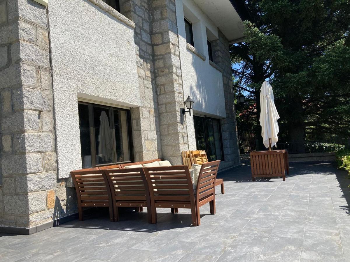 Los Cedros, Gran Chalet Con Piscina Y Apartamento En Navacerrada Villa Екстериор снимка