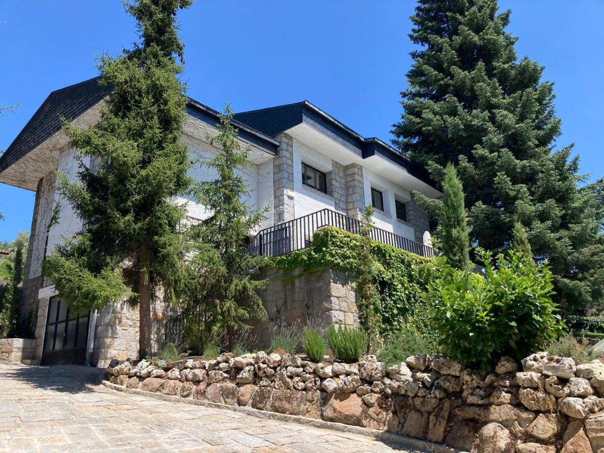 Gran Chalet Con Piscina Y Apartamento En Navacerrada Villa Екстериор снимка
